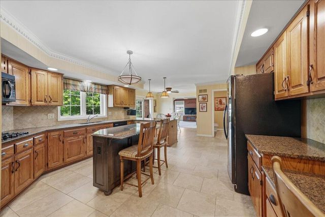 10204 Devonshire Lane, Munster, IN 46321