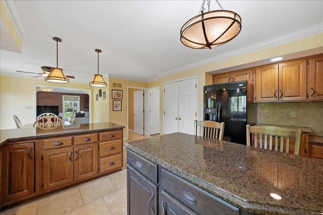 10204 Devonshire Lane, Munster, IN 46321