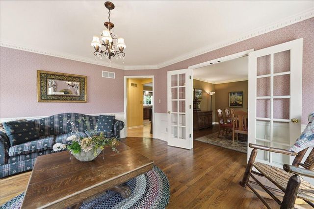 10204 Devonshire Lane, Munster, IN 46321