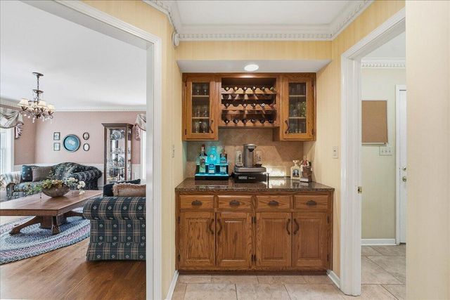 10204 Devonshire Lane, Munster, IN 46321