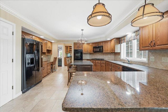 10204 Devonshire Lane, Munster, IN 46321