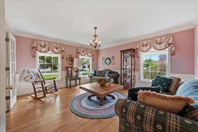 10204 Devonshire Lane, Munster, IN 46321