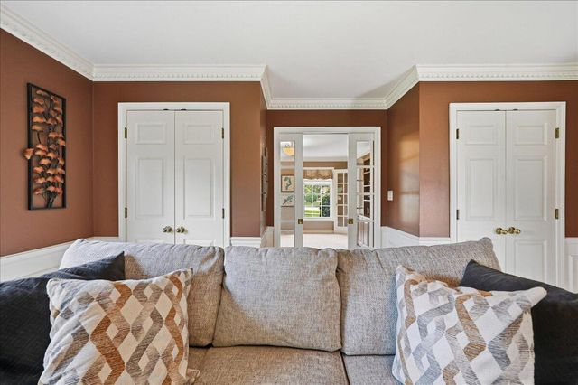 10204 Devonshire Lane, Munster, IN 46321