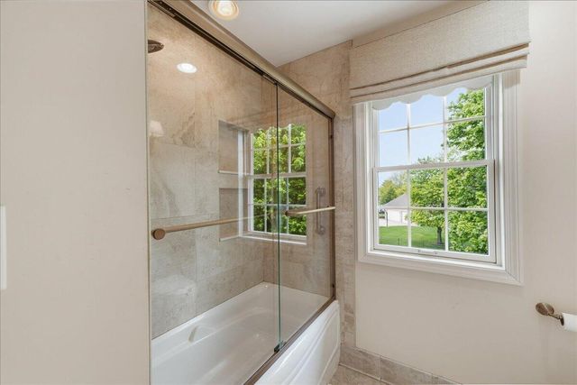 10204 Devonshire Lane, Munster, IN 46321