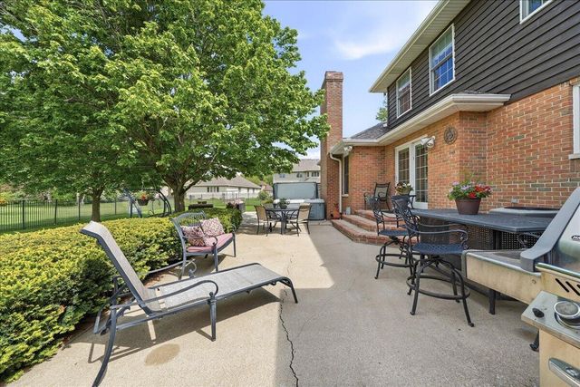 10204 Devonshire Lane, Munster, IN 46321