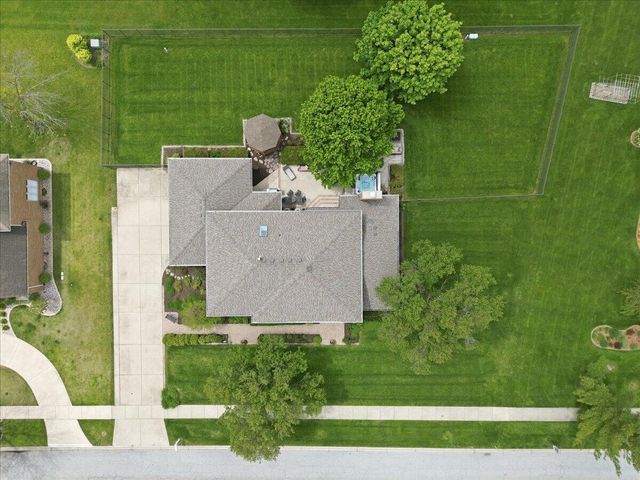 10204 Devonshire Lane, Munster, IN 46321