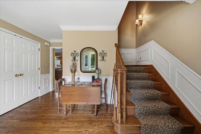 10204 Devonshire Lane, Munster, IN 46321