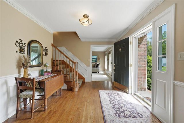 10204 Devonshire Lane, Munster, IN 46321