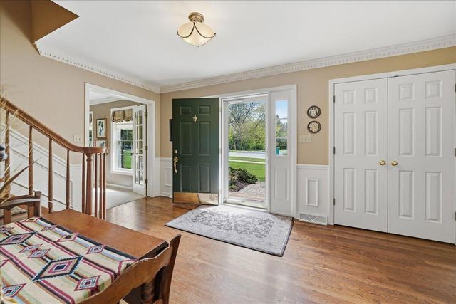 10204 Devonshire Lane, Munster, IN 46321