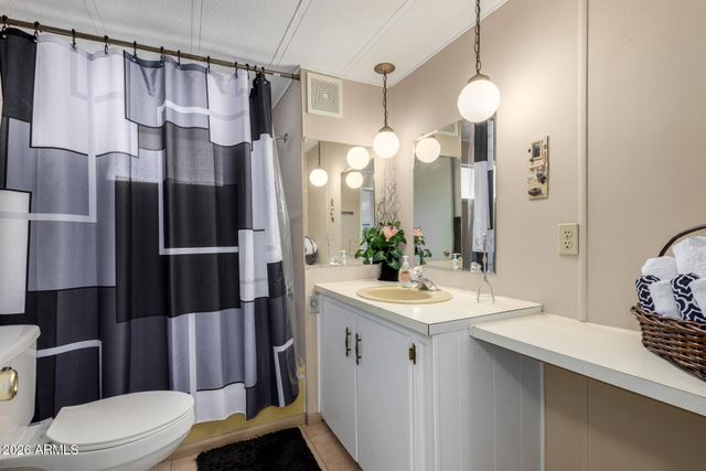 44 S HAWES Road B26, Mesa, AZ 85208