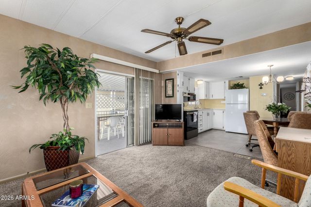 44 S HAWES Road B26, Mesa, AZ 85208