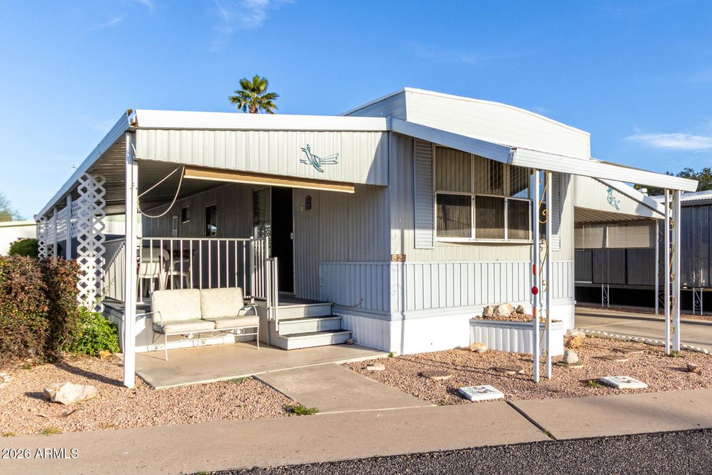 44 S HAWES Road B26, Mesa, AZ 85208