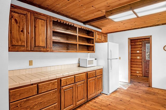 6187 Outingdale Rd, Somerset, CA 95684