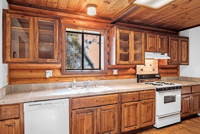 6187 Outingdale Rd, Somerset, CA 95684