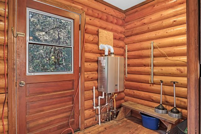 6187 Outingdale Rd, Somerset, CA 95684