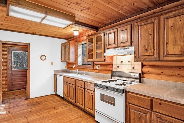 6187 Outingdale Rd, Somerset, CA 95684