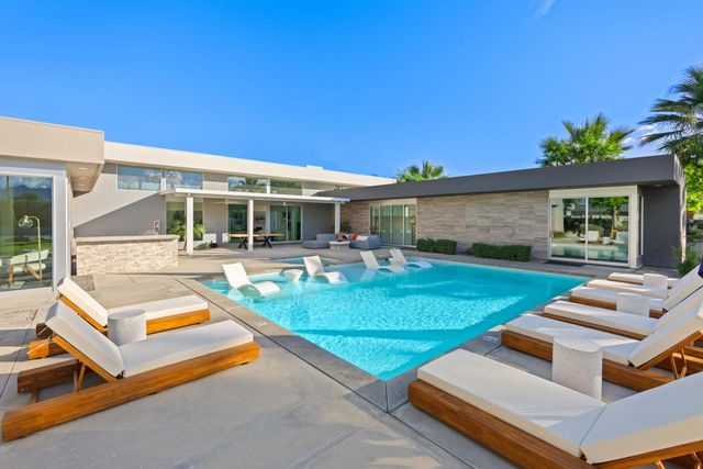 51165 Evangeline Way, La Quinta, CA 92253