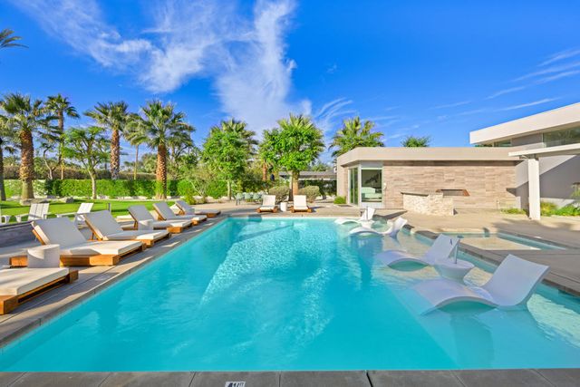 51165 Evangeline Way, La Quinta, CA 92253