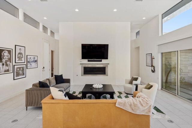 51165 Evangeline Way, La Quinta, CA 92253