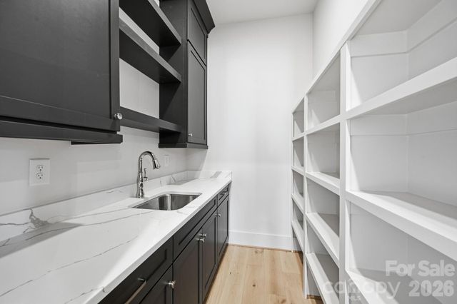 7245 Westrow Avenue, Charlotte, NC 28278