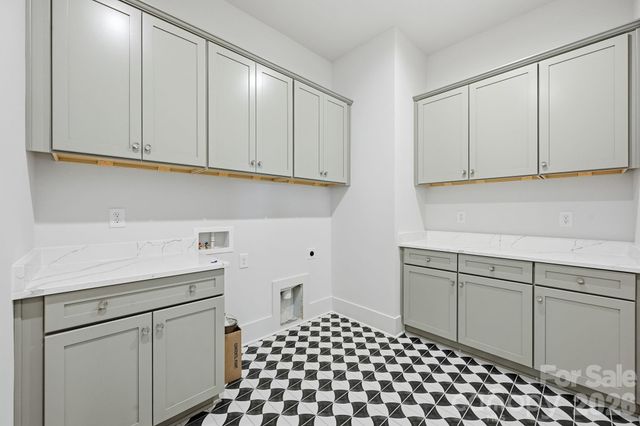 7245 Westrow Avenue, Charlotte, NC 28278