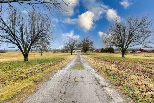 2030 Spring Creek Rd, Lebanon, TN 37087