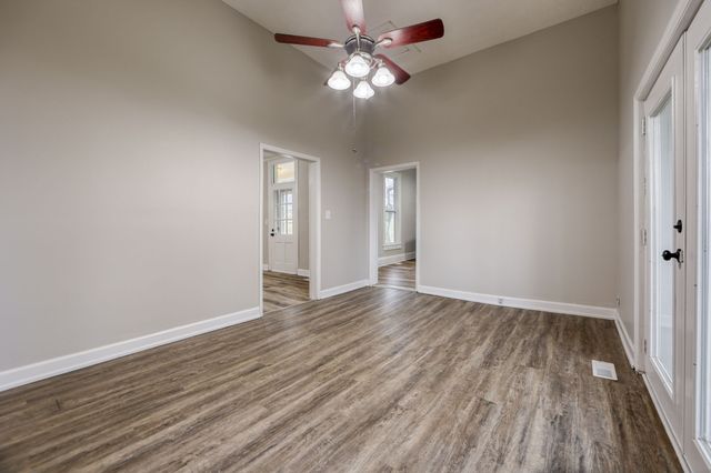 2030 Spring Creek Rd, Lebanon, TN 37087
