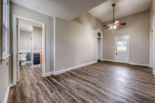 2030 Spring Creek Rd, Lebanon, TN 37087