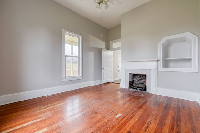 2030 Spring Creek Rd, Lebanon, TN 37087