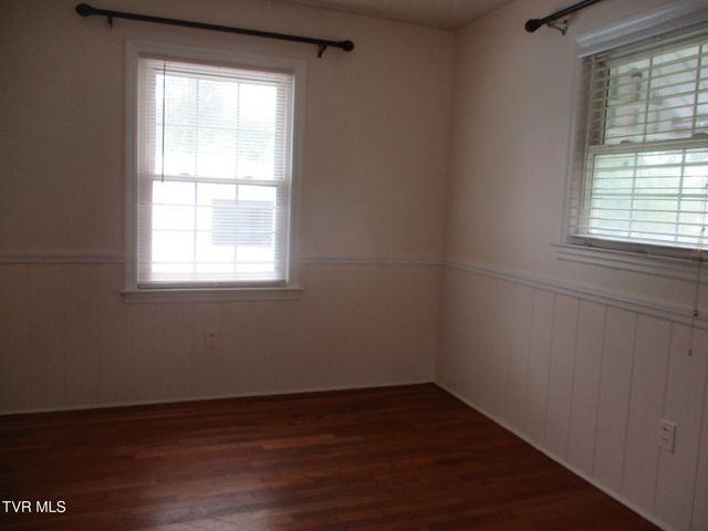 321 Valley Drive, Bristol, VA 24201