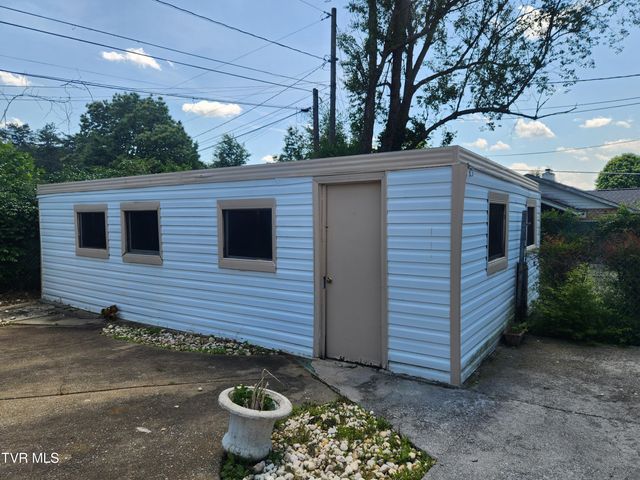 321 Valley Drive, Bristol, VA 24201