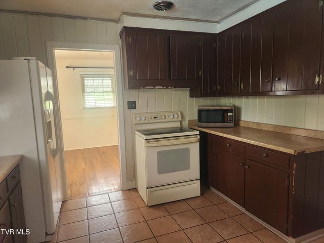 321 Valley Drive, Bristol, VA 24201