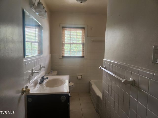 321 Valley Drive, Bristol, VA 24201