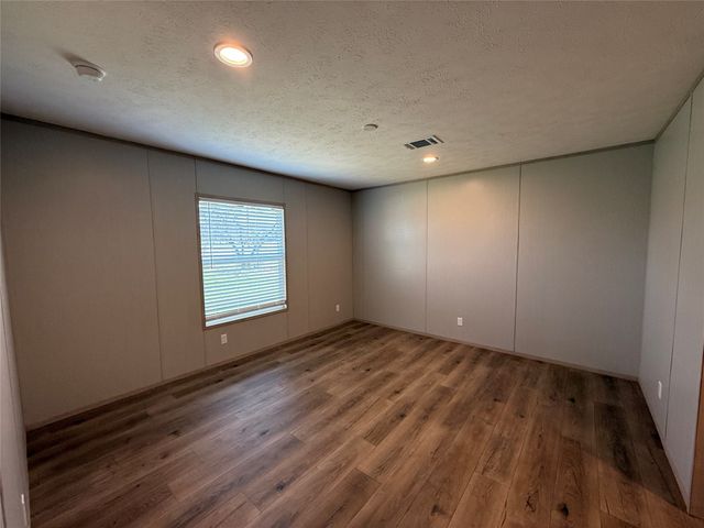 380 Valley Ridge Drive, Bridgeport, TX 76426