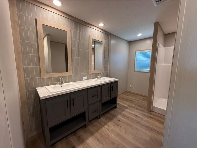 380 Valley Ridge Drive, Bridgeport, TX 76426