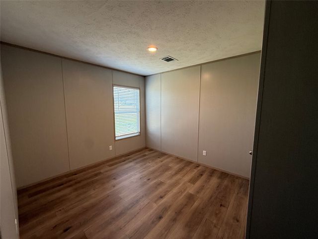 380 Valley Ridge Drive, Bridgeport, TX 76426