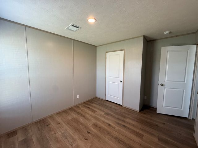 380 Valley Ridge Drive, Bridgeport, TX 76426