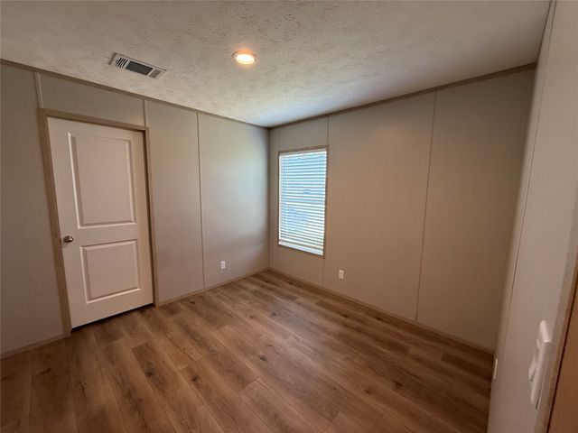 380 Valley Ridge Drive, Bridgeport, TX 76426