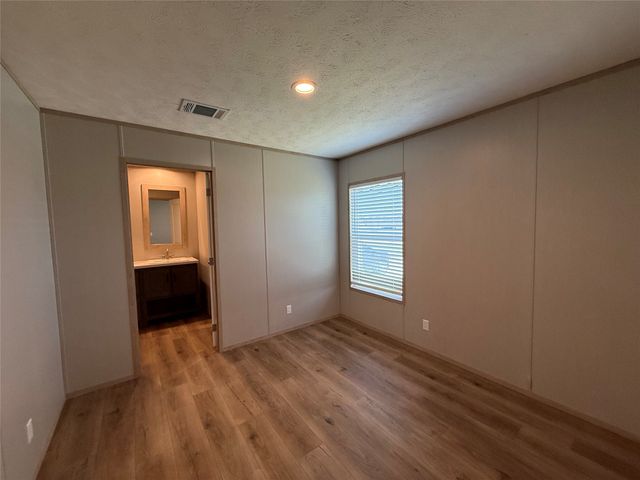 380 Valley Ridge Drive, Bridgeport, TX 76426