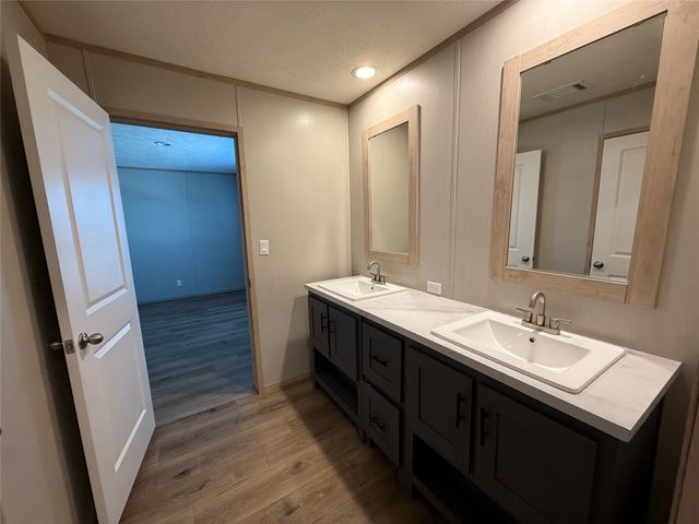 380 Valley Ridge Drive, Bridgeport, TX 76426