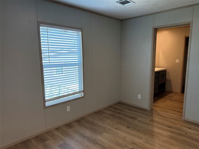 380 Valley Ridge Drive, Bridgeport, TX 76426