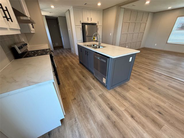 380 Valley Ridge Drive, Bridgeport, TX 76426