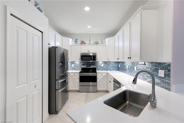 2547 Vine AVE, Naples, FL 34120