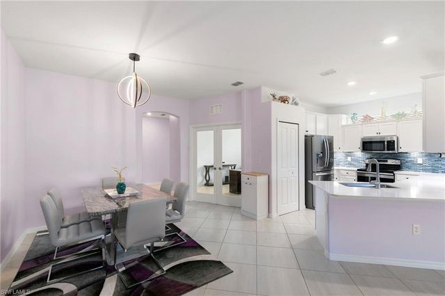 2547 Vine AVE, Naples, FL 34120
