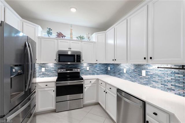 2547 Vine AVE, Naples, FL 34120