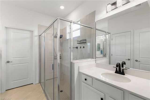 2547 Vine AVE, Naples, FL 34120