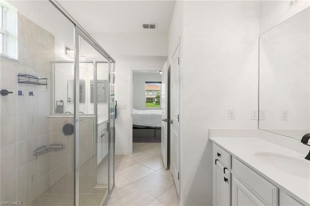 2547 Vine AVE, Naples, FL 34120