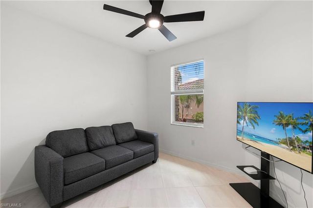 2547 Vine AVE, Naples, FL 34120