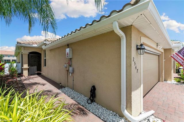2547 Vine AVE, Naples, FL 34120