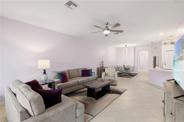 2547 Vine AVE, Naples, FL 34120